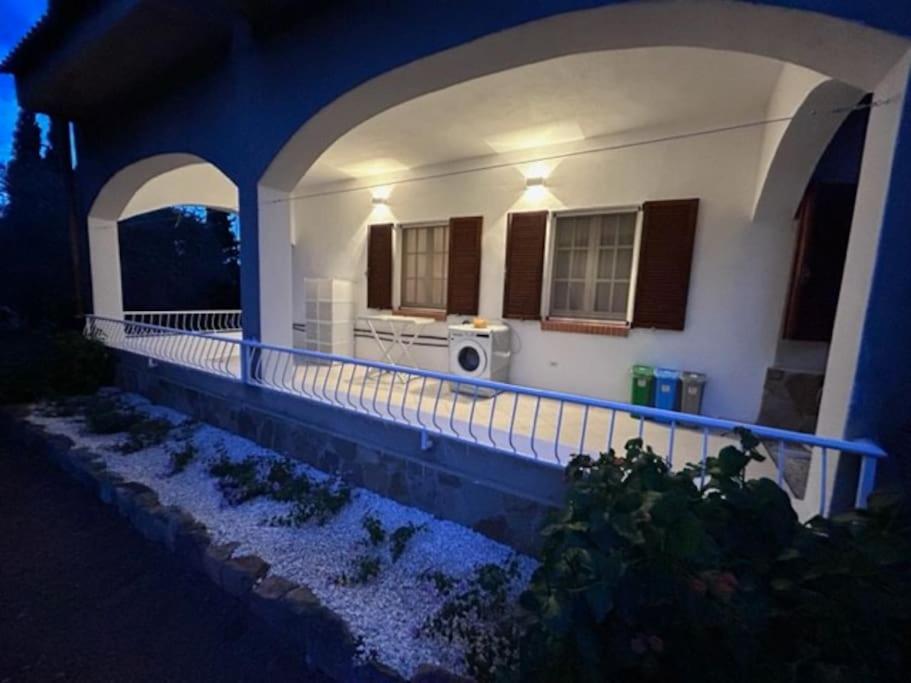 Сasa de vacaciones Lantana's House Tertenìa